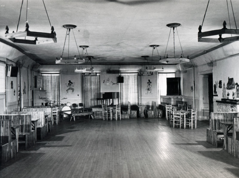 Historic photo of dining area at the Basin Park Hotel